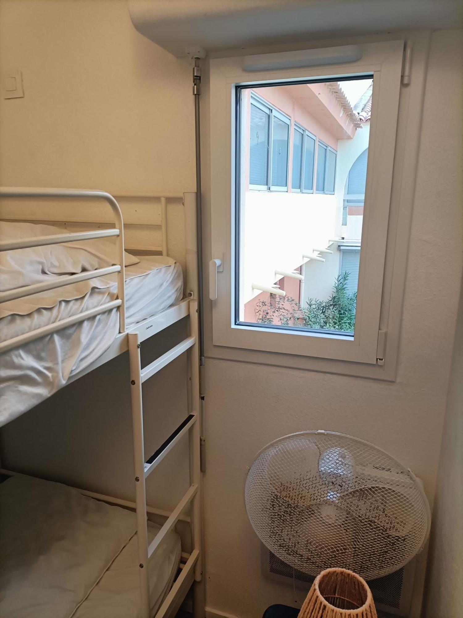 T2 Cabine Avec Tres Belle Vue Sur Le Port De Plaisance Leucate Exterior photo